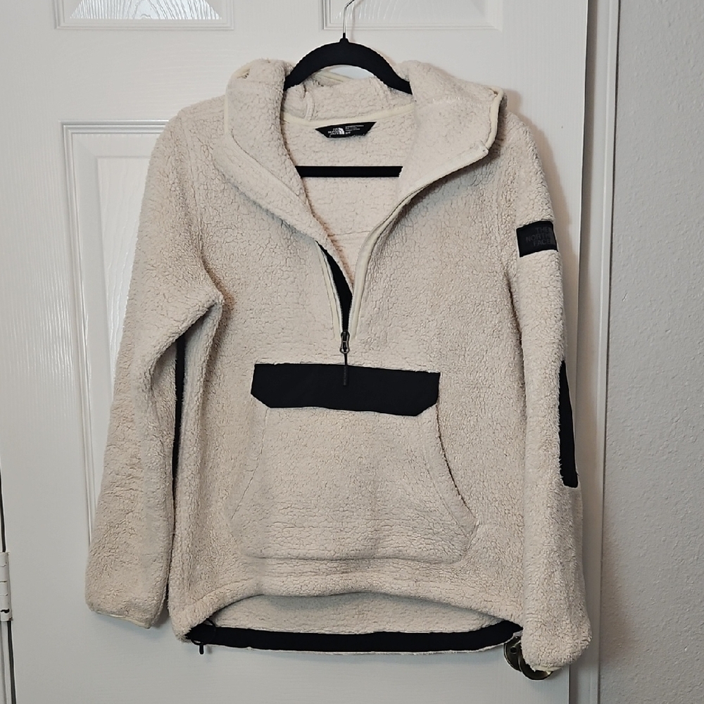 Womens The North Face M Cozy Cream Sherpa Pullover with Black Accents